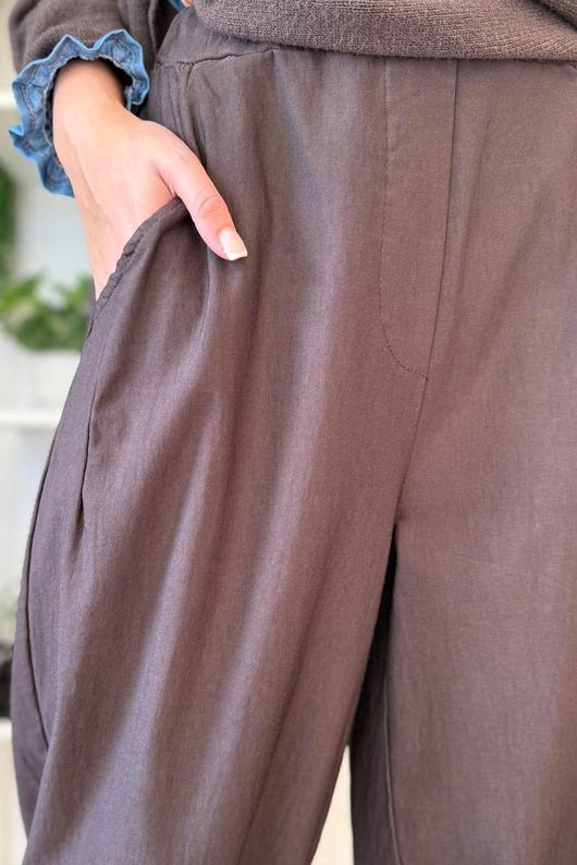 Bengaline Carrot Leg Trouser Coffee Bean